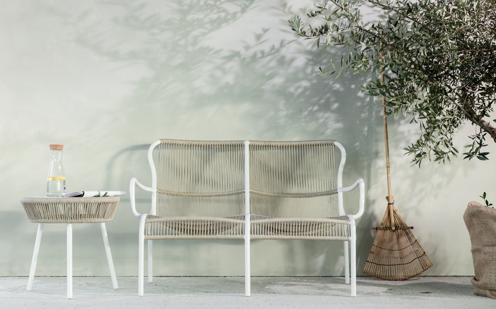 Loop side table